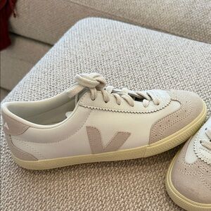 Veja Women's Sneakers Volley O.T in white/natural